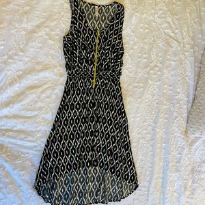 Women’s XS patterned dress